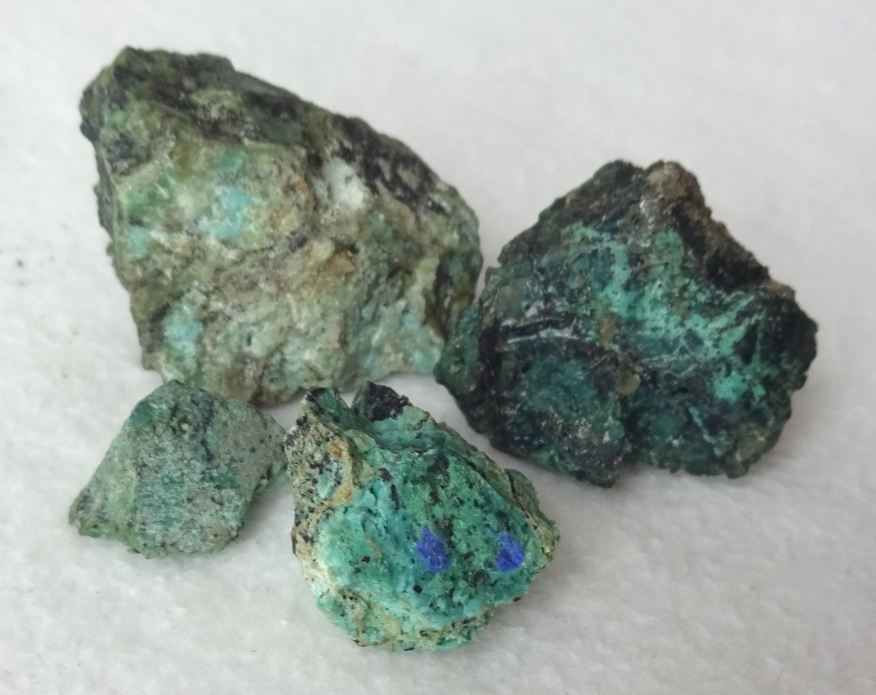 Minerali & Pietre curative: Chrysokoll Rohsteine – Usato da St.Gallen venduto da Paddington11 3