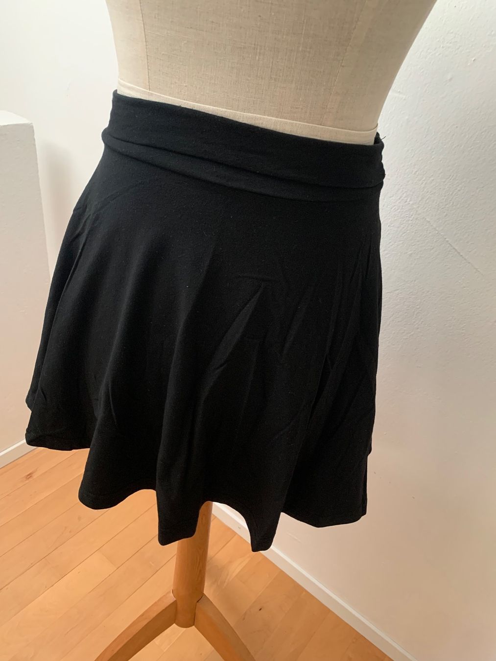 Robes et jupes: Minirock – D'occasion à Ennetbaden par usemiste 1