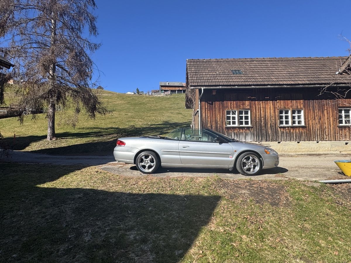 Chrysler Autos: Chrysler Sebring Cabriolet JR 2.0i – Gebraucht aus Hinwil von rwi_w888 2