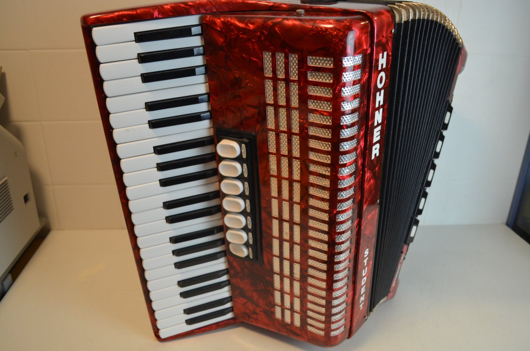 Strumenti musicali: Akkordeon chromatisch Hohner Student 120 – Usato da Zürich venduto da baumusik 4