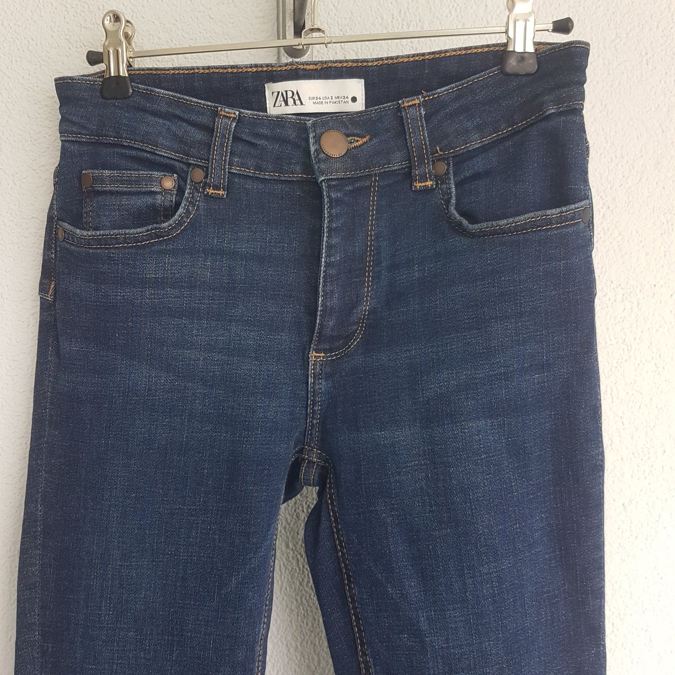 Zara Jeans: Zara Jeans blau Gr. 34 – Usato da Uetendorf venduto da oinkioink88 1