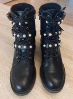 Stiefeletten mit schönen Details / Grösse 38 / schwarz