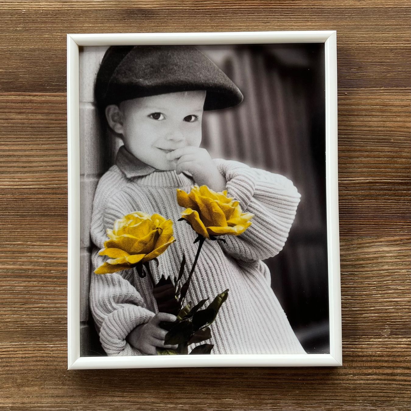 Poster & Bilder: Kim Anderson Junge mit Rosen im Bilderrahmen – Neu (gemäss Beschreibung) aus Schwyz von rs-trend