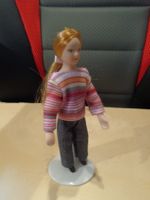 Biegepuppe Frau für das Puppenhaus 13.5 cm