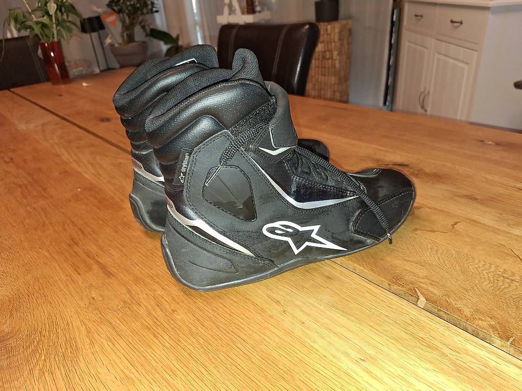 Chaussures hommes: Alpinestars Fastback-2 Motorradschuhe – D'occasion à Schwarzenburg par kre_8wg7