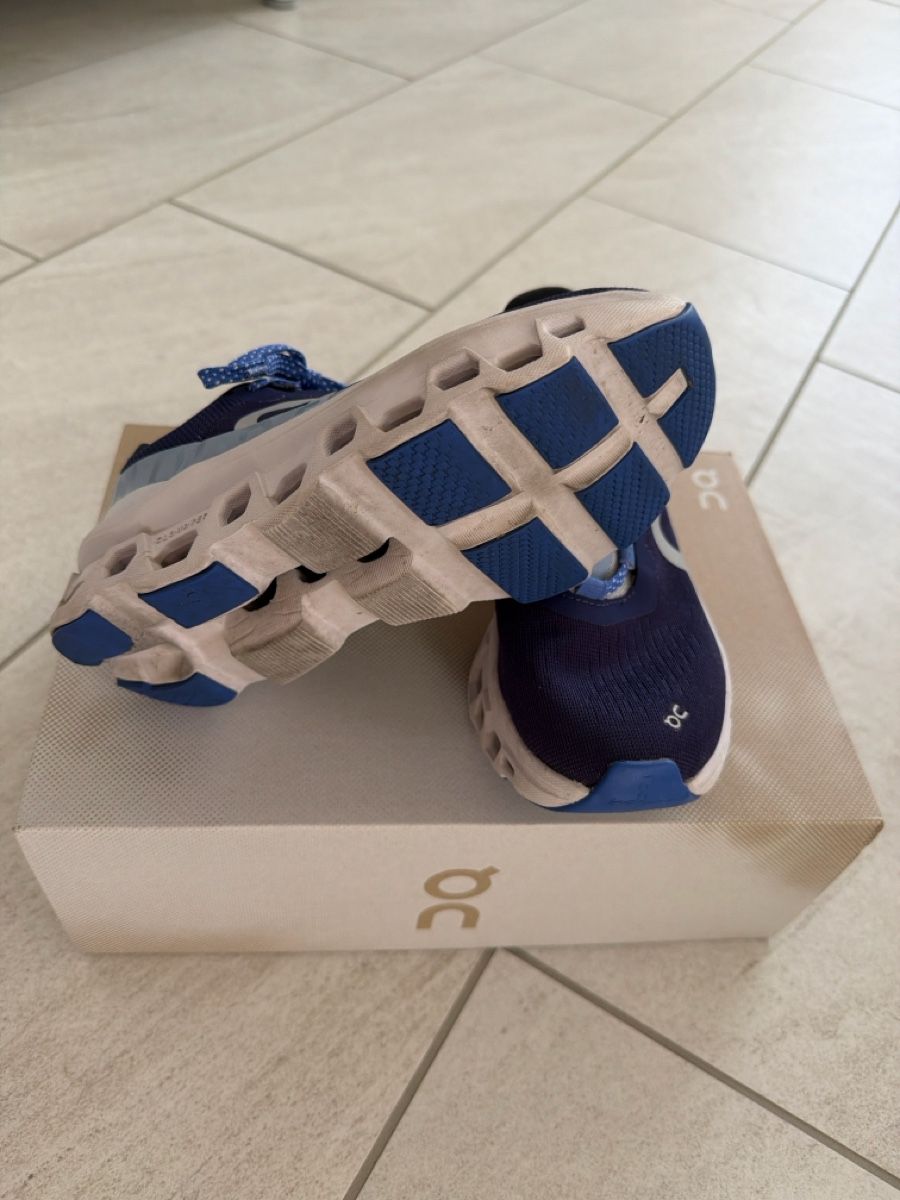 On Scarpe da donna: On Cloud Monster Helion Grosse 36 – Usato da Bülach venduto da mitsuhashi 2