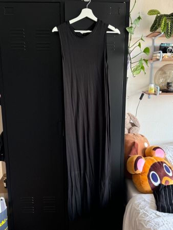 Schwarzes Sommerkleid ärmellos Gr. S