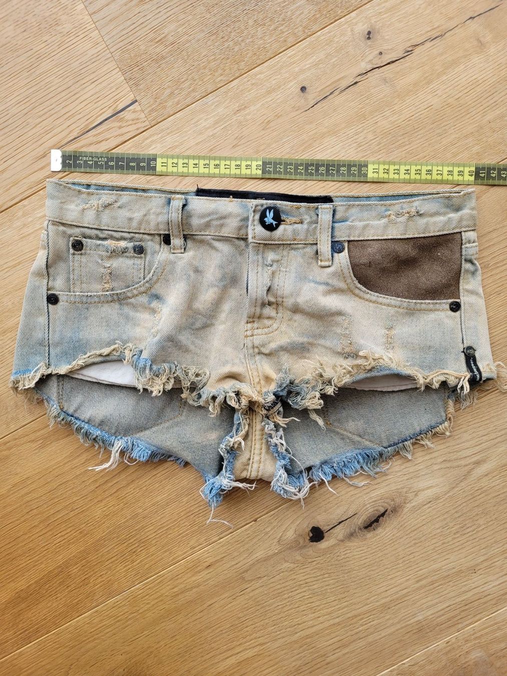 Pantalons: oneteaspoon Shorts – D'occasion à Rheinfelden par DHS