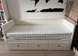 Bett / Tagesbett HEMNES IKEA inkl 2 Matratzen