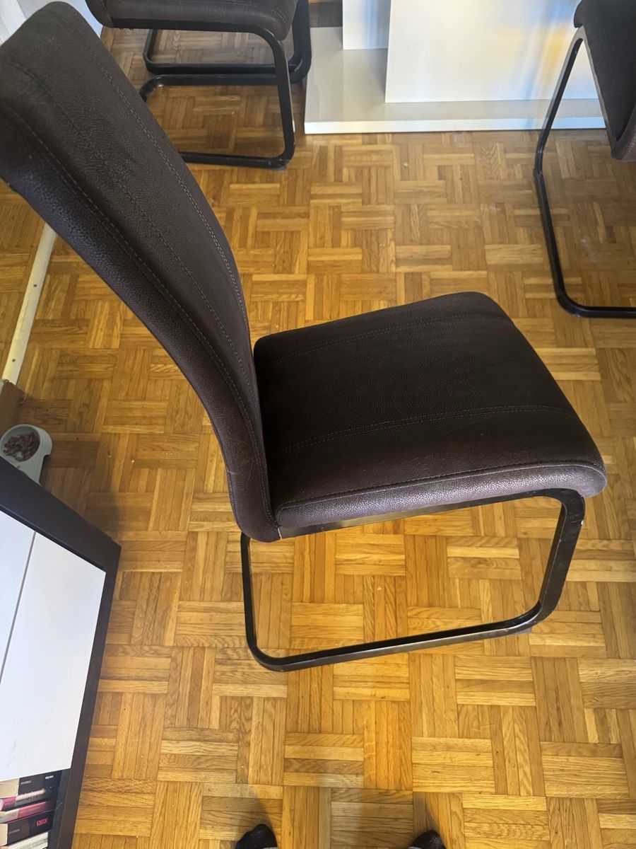 Conforama Chaises: Lot de 6 chaises en bon état – D'occasion à Corsier-sur-Vevey par mau_rl75 1