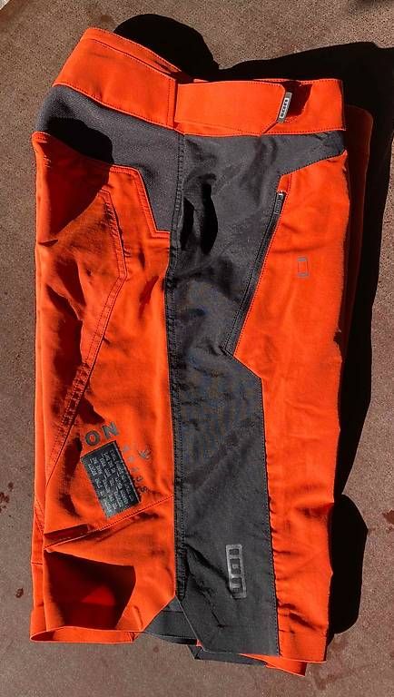 Pantaloni: Bike Shorts, M/32 – Nuovo (secondo la descrizione) da Dällikon venduto da blueskym 1