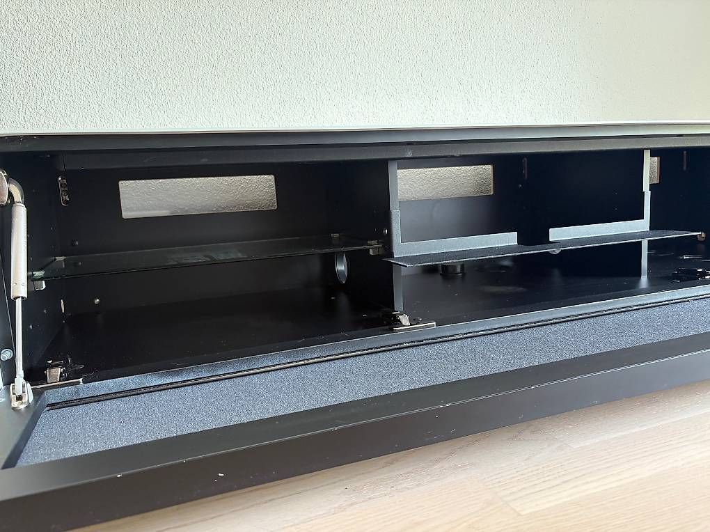 Spectral Mobili TV: Spectral TV-Möbel / Design-Sideboard aus Milchglas – Usato da Gunzwil venduto da M9 1