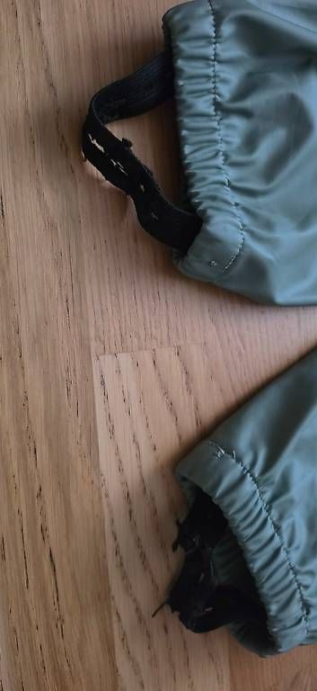 Pantaloni: Wasserfeste Regenhosen 110/116 – Usato da Aarburg venduto da vere86 1