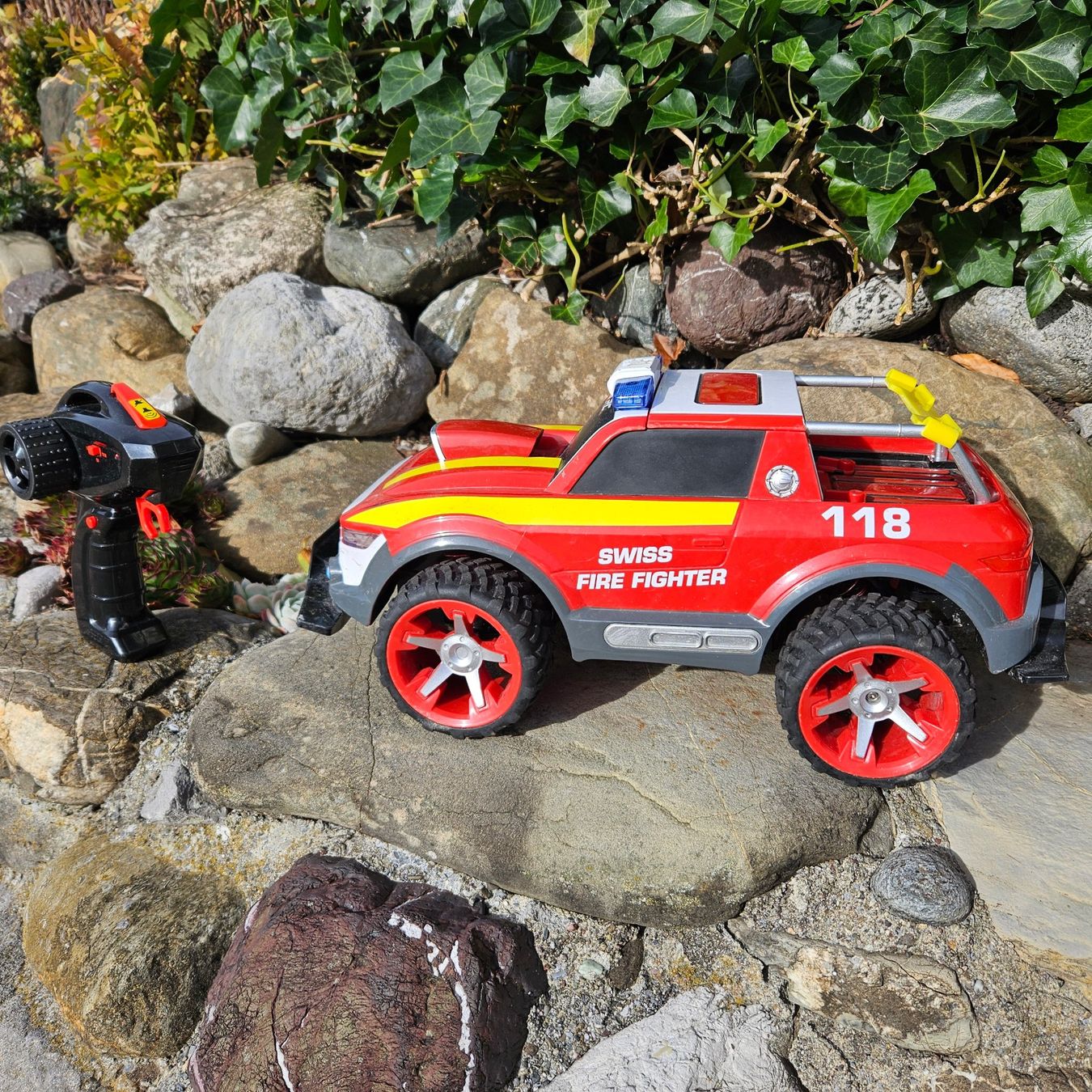Carrera RC Kits de montage: Carrera Feuerwehrauto ferngesteuert – D'occasion à Oberiberg par Zion64 1