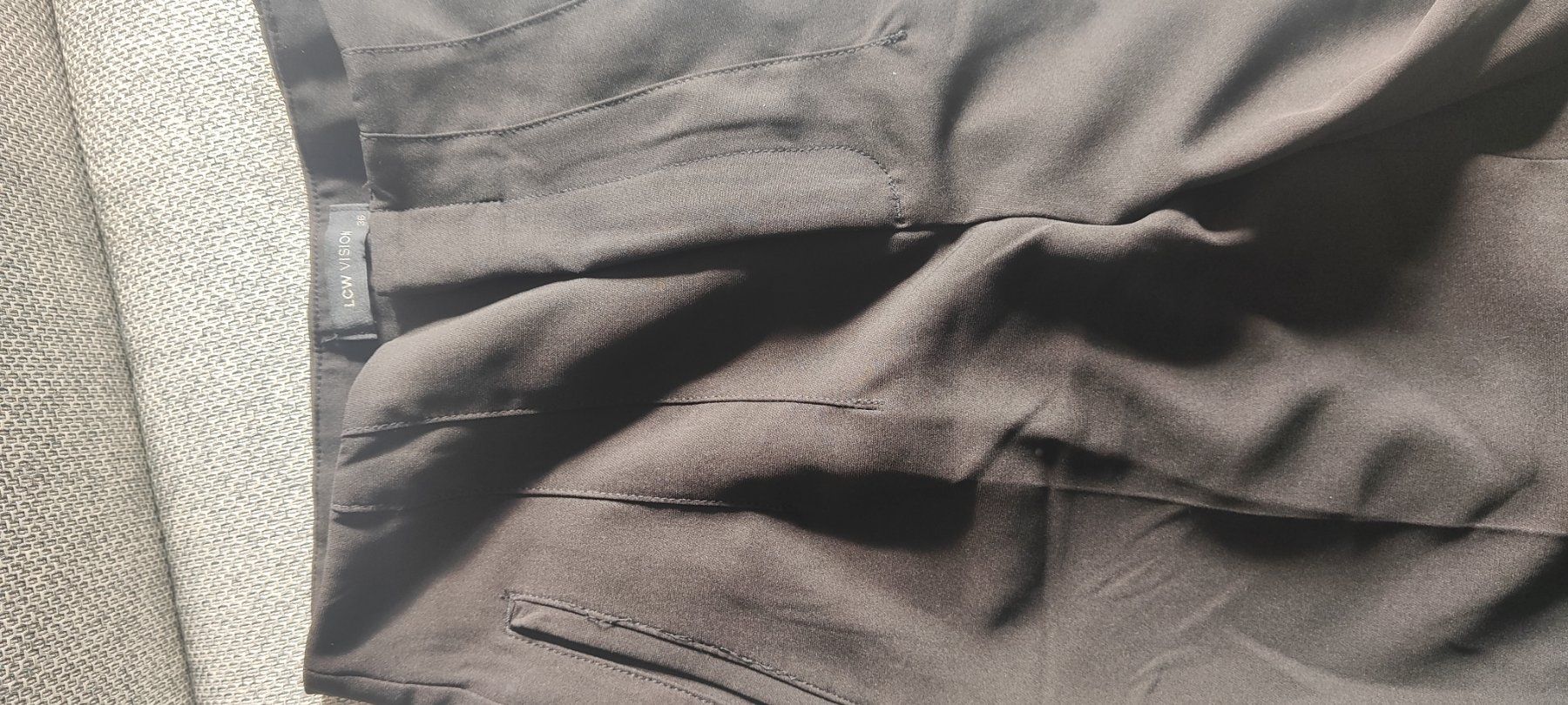 Pantaloni: Damenhose – Usato da Niederhasli venduto da dom_jxt6 1