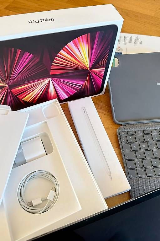 Tablet PC: Apple iPad Pro 3rd Gen 11", Apple Pencil, Logitech Keyboard – Gebraucht aus Winterthur von peterbosze 1