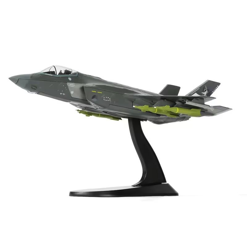 Kits de montage: F-35A Lightning II 'Artemis' Lockheed Martin - Replik 1:72 – Neuf (Voir description) à Hünenberg See par Rroger911 7