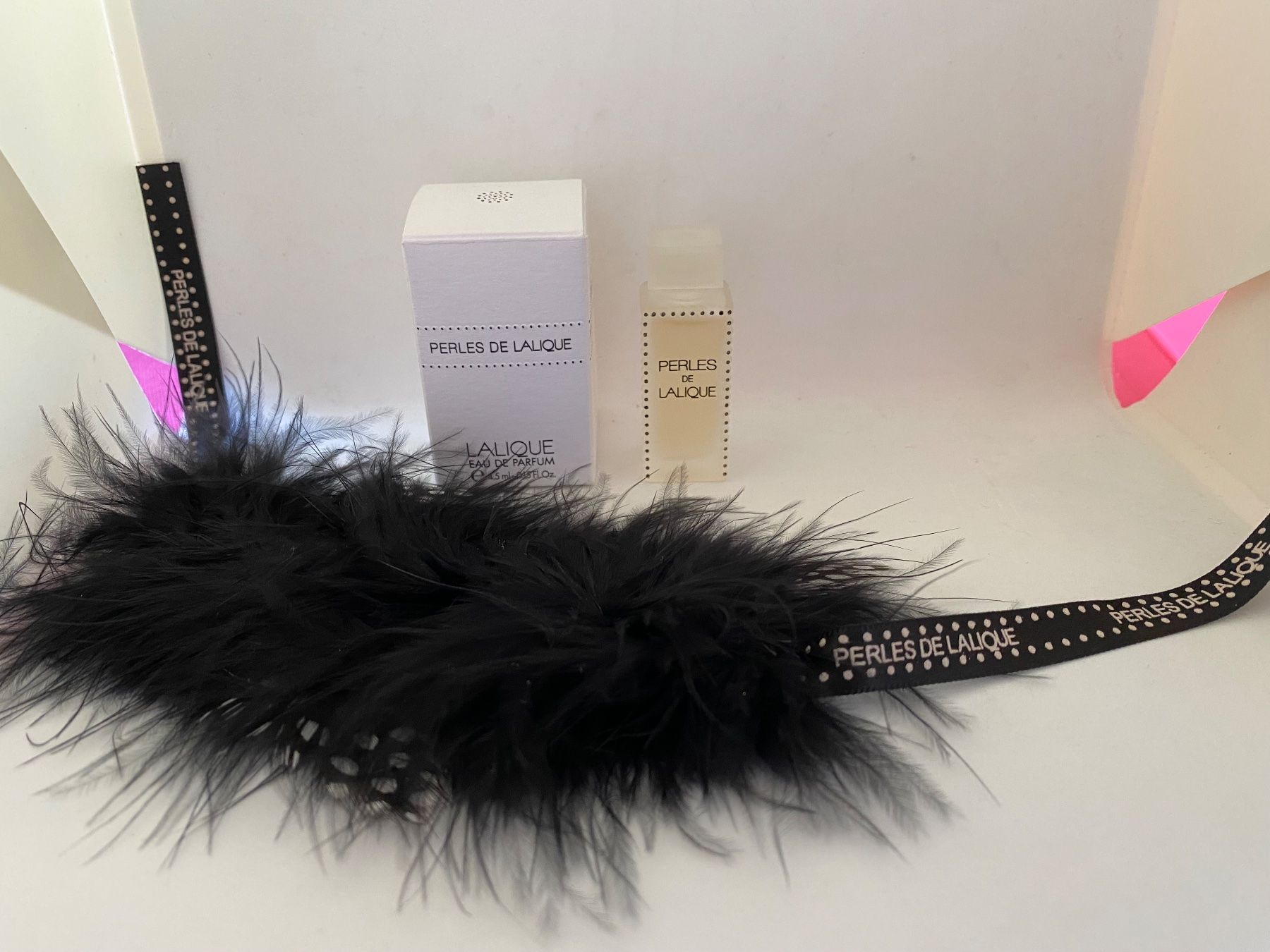 Lalique Parfum & Eau de Toilette: Miniature Perles de Lalique avec bracelet – Neu und originalverpackt aus Bouveret von wes_7zll