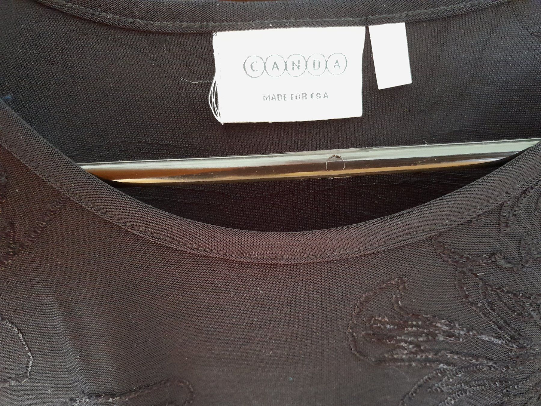 T-shirt: Top noir M neuf – Nuovo (secondo la descrizione) da Charmey (Gruyère) venduto da Laulau.sansan 1