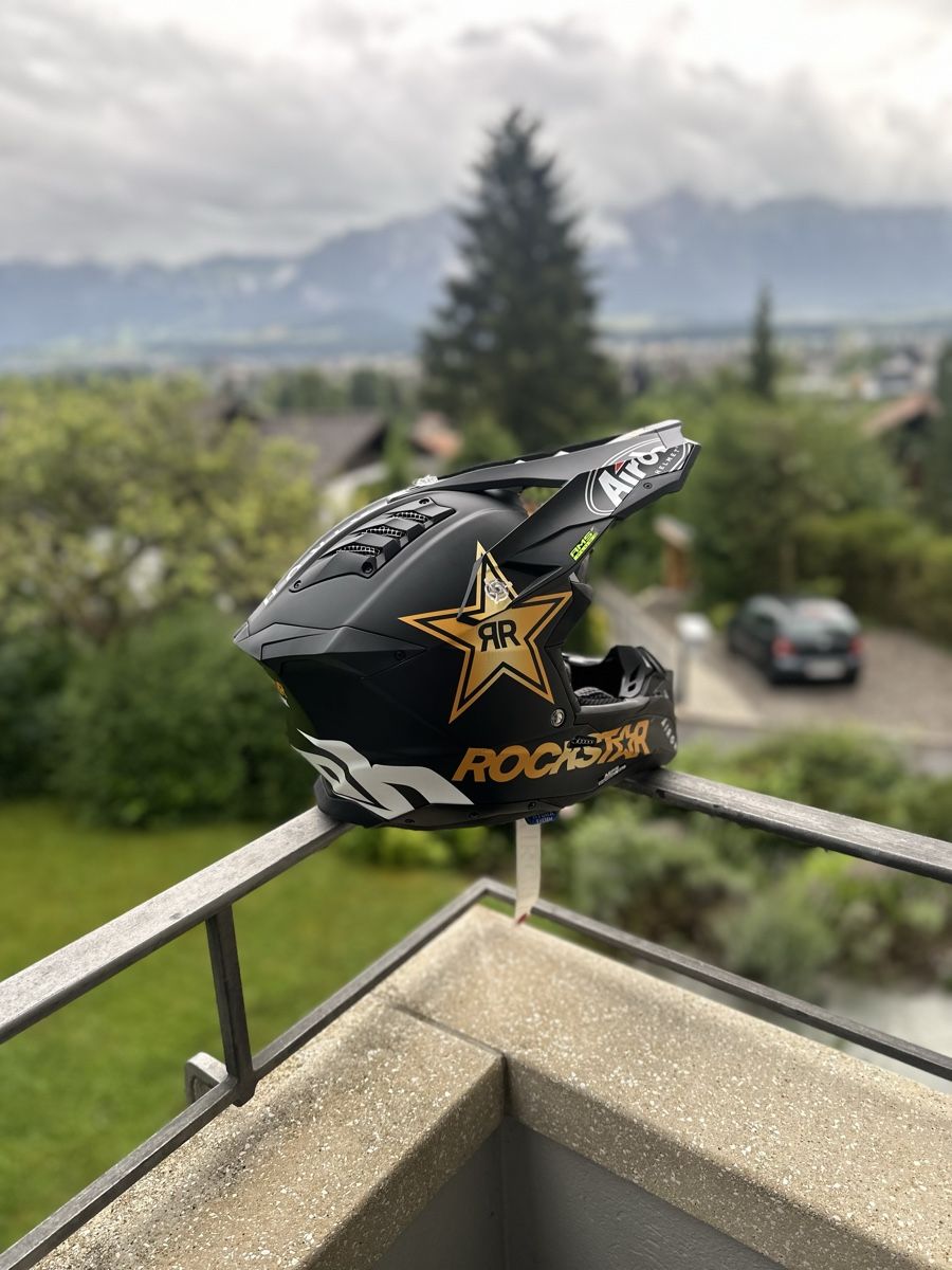 Airoh Casques & visières: Airoh Aviator 3 Rockstar edition Helm – Neuf avec emballage d'origine à Thun par tricoli 2