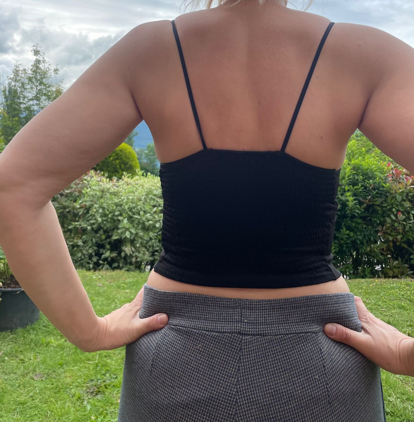 Top: L XL Damen Crop Top minimalistisch basic trendy 533 – Nuovo e nell'imballaggio originale da Vinelz venduto da Messer2007 4