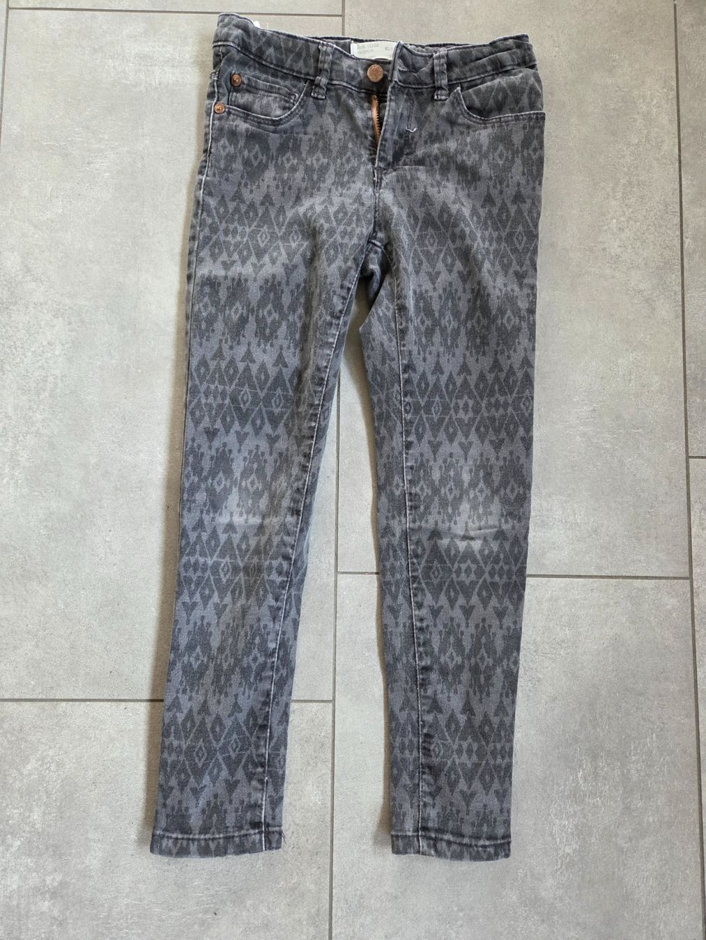 Zara Pantaloni: Hose von Zara Grösse 122 – Usato da Wiesendangen venduto da troawus