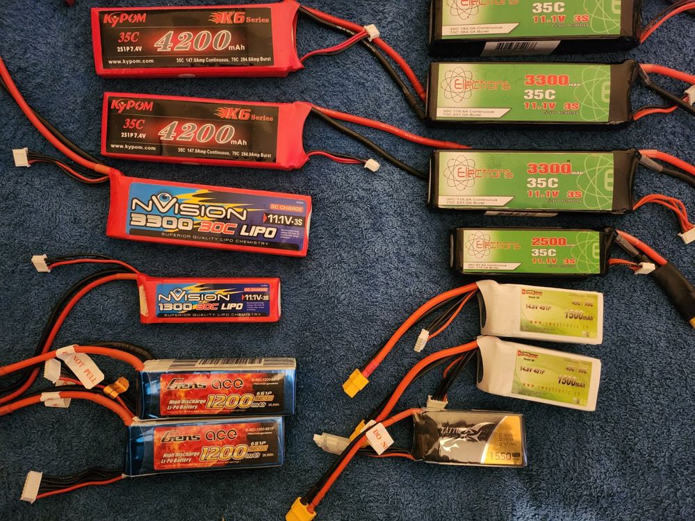 Pack 14 batteries LIPO 2s/3s | Kaufen auf Ricardo