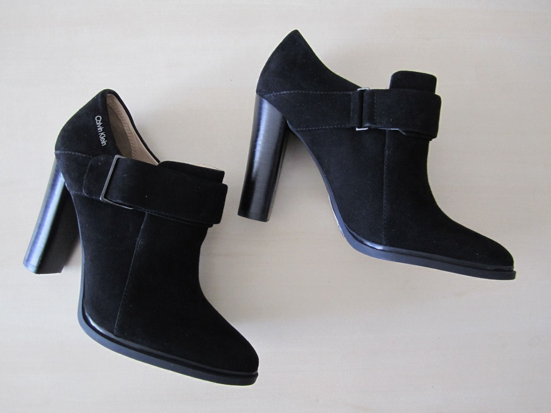 Calvin Klein Scarpe da donna: Stiefelette / Bottines de CALVIN KLEIN – Nuovo e nell'imballaggio originale da Lausanne venduto da Kmm03 2
