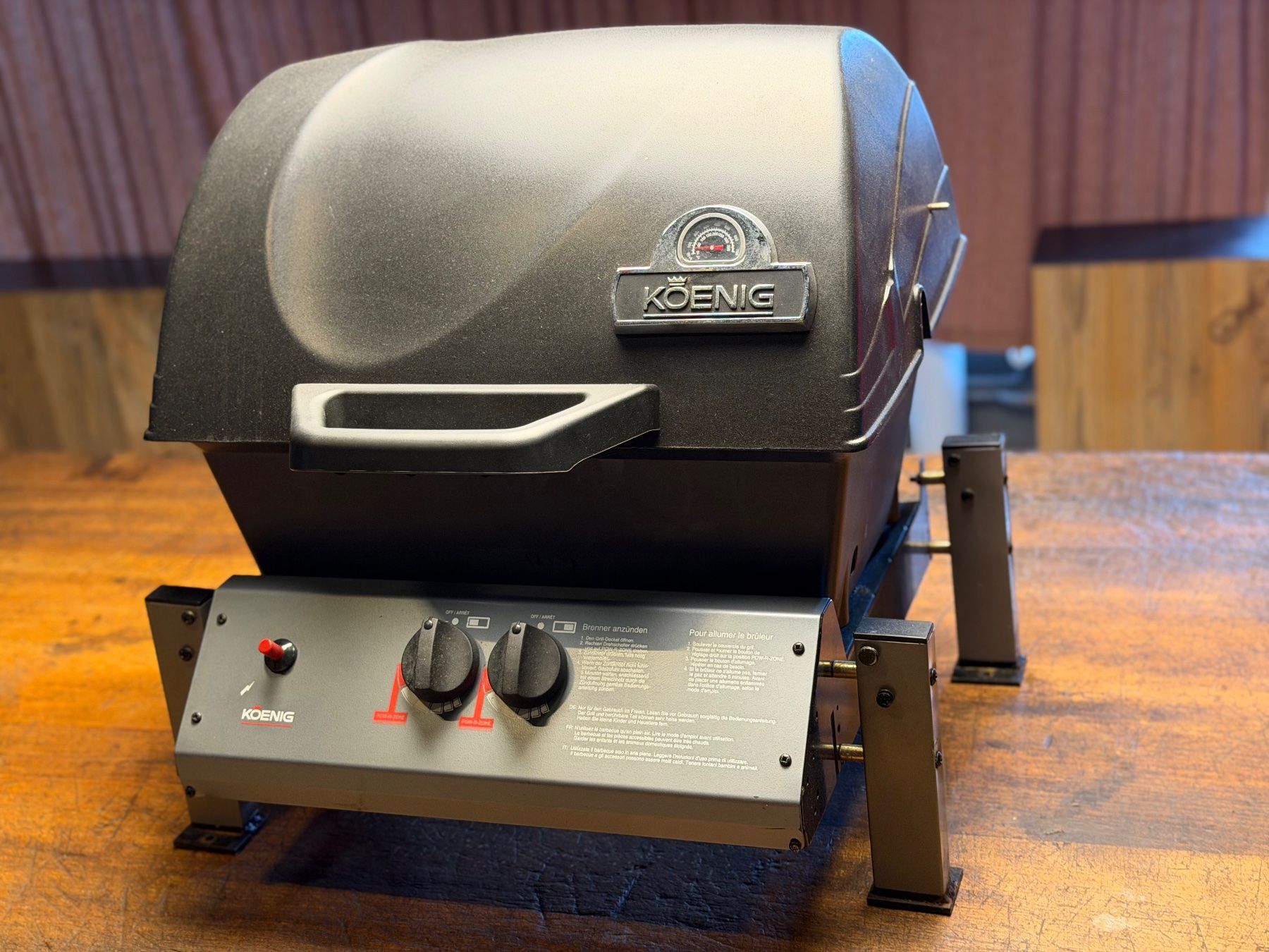 Grils: König Gas Grill, Doppelbrenner – D'occasion à Hausen AG par eri_6ndx