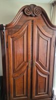 Schrank braun Holz antik guter Zustand