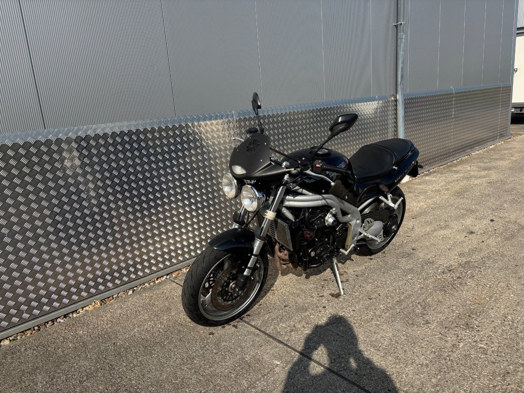 Triumph Strasse: Triumph Speed Triple 955i – Gebraucht aus Reichenburg von Roxy002 1