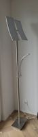 Stehlampe aus Metall mit LED