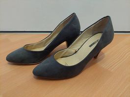 Dunkelgraue Pumps