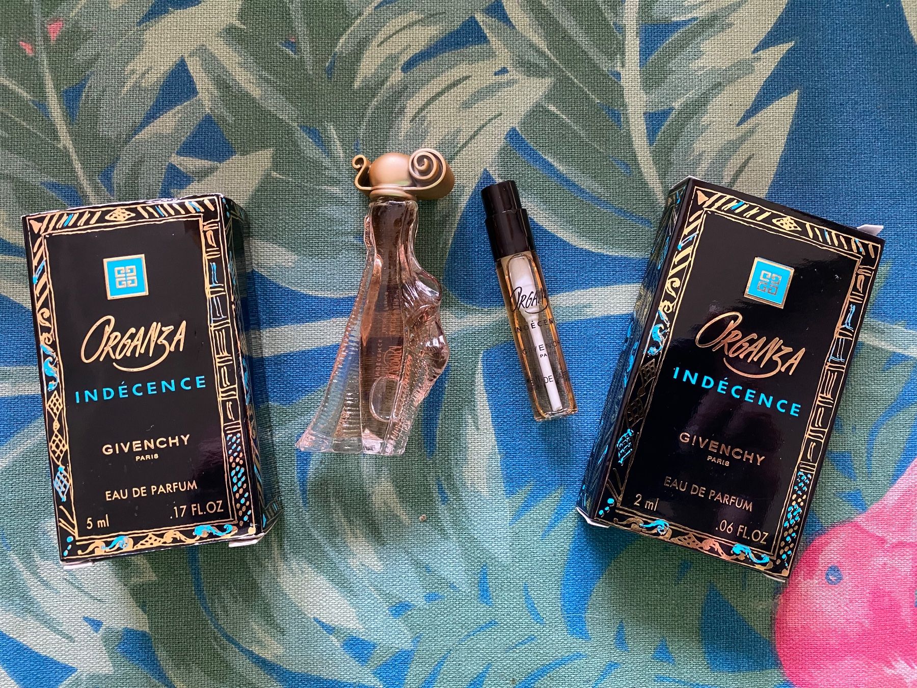Givenchy Parfum & Eau de Toilette: Miniatures Organza Indécence Givenchy – Neu und originalverpackt aus Bouveret von wes_7zll