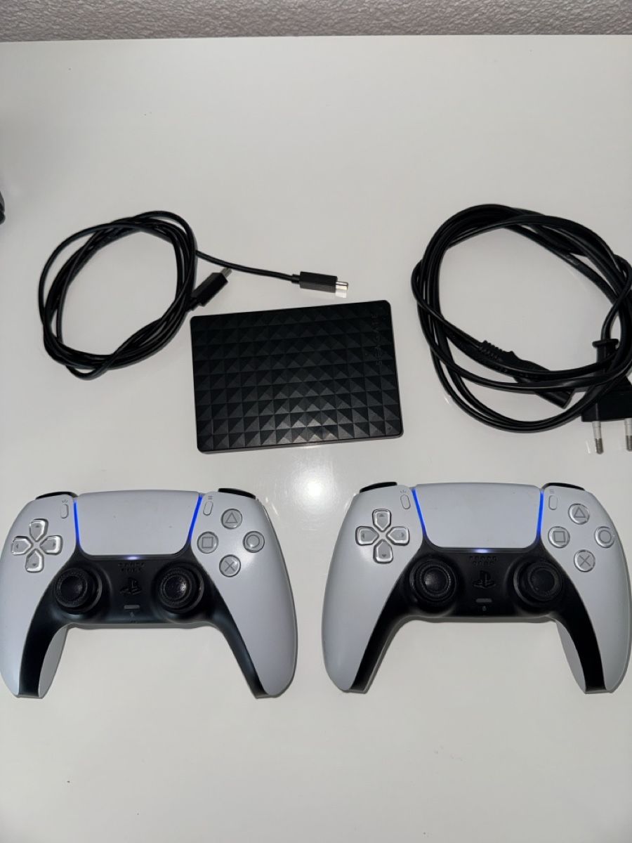 Sony Console: PS5 (Schwarz) 3TB Speicher 2 Controller – Usato da Kerzers venduto da -.-Jesus-.- 1