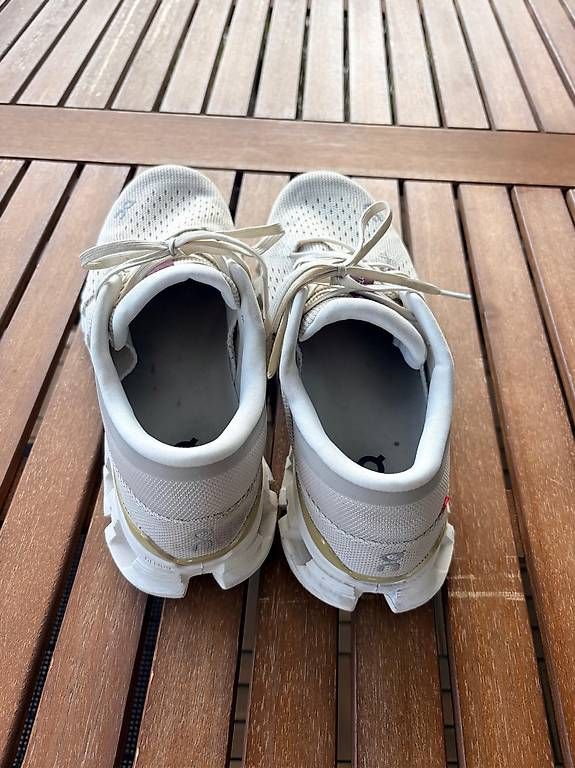 On Scarpe da uomo: Schuhe ON Cloud X4 | Grösse 44.5 – Usato da Winterthur venduto da Kontillik 2