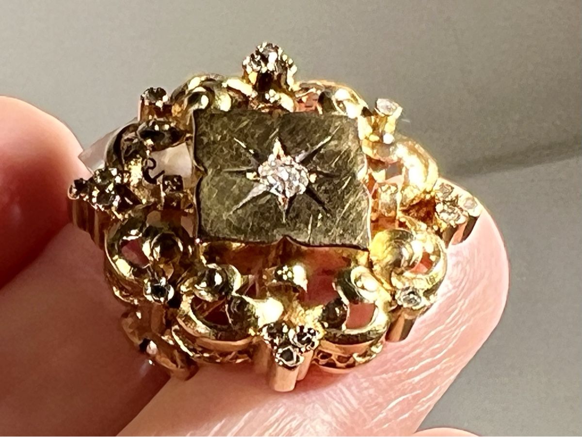 Broche Ancienne En Or 18 Carats Avec Diamants - État « Comme Neuf » - Occasion