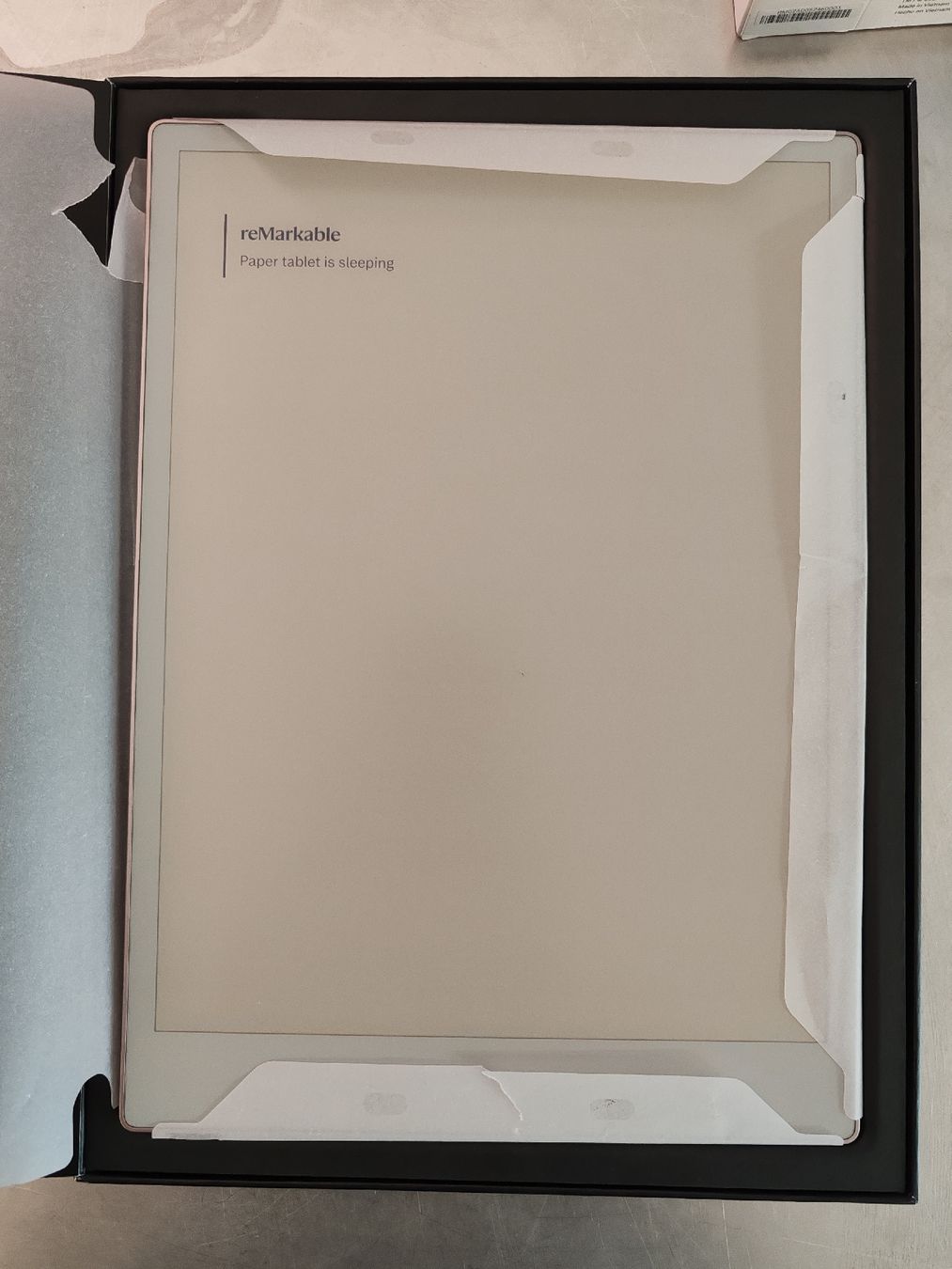 reMarkable Tablet PC: ReMarkable Paper Pro Bundle with Marker Plus and Book Folio  – Nuovo (secondo la descrizione) da Bern venduto da PrettyGood 2