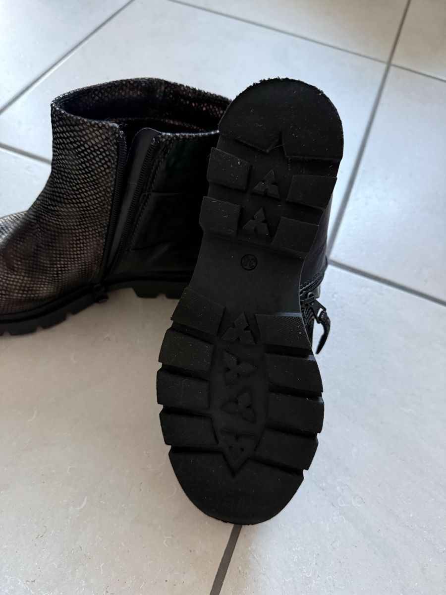 Scarpe da donna: Lederstiefelette Gr. 38 Mjus braun/gold – Usato da Greifensee venduto da Tschappala 2