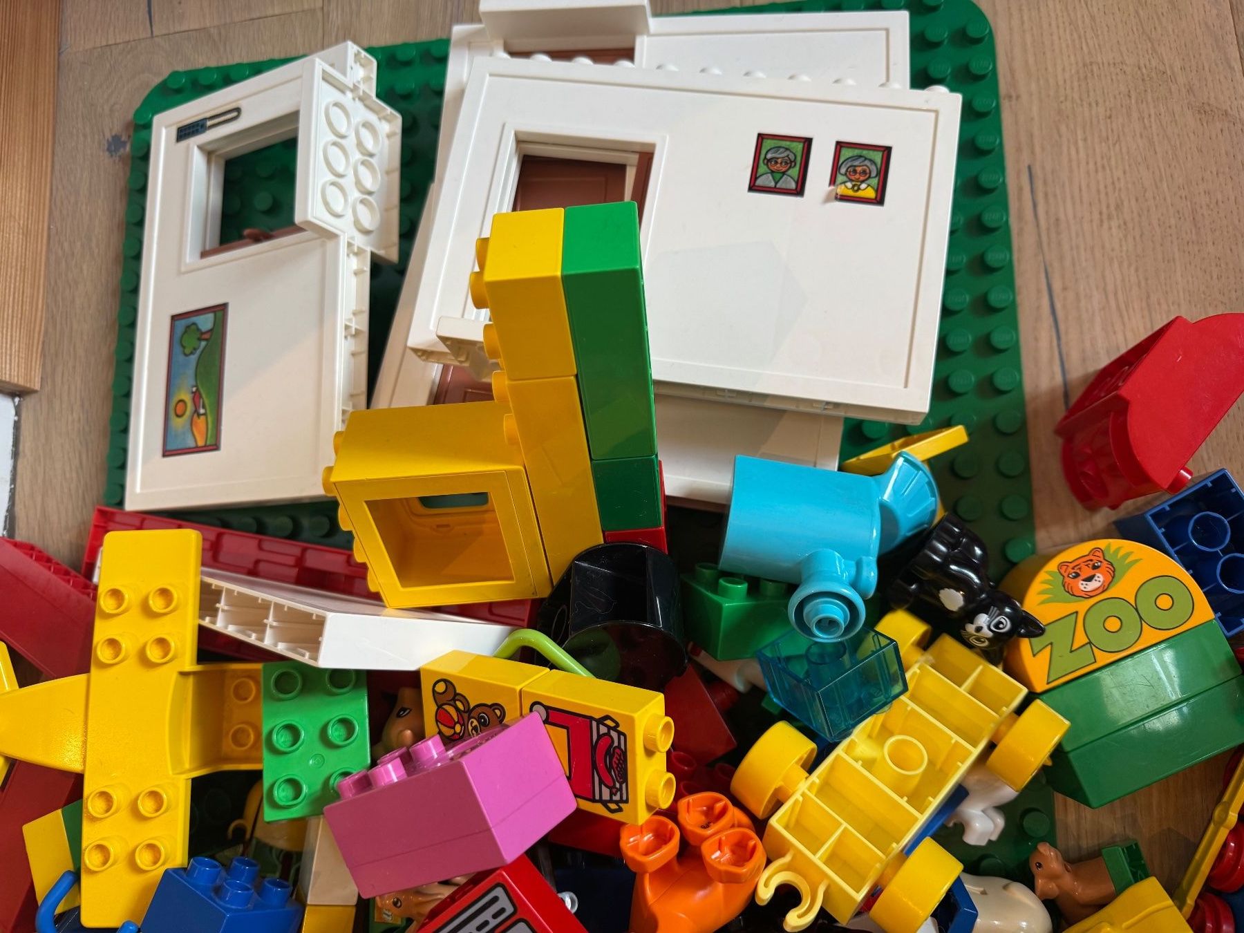Lego Giocattoli: Diverse Duplo Teile & zwei grossen Platten – Usato da Flawil venduto da hallyi 4