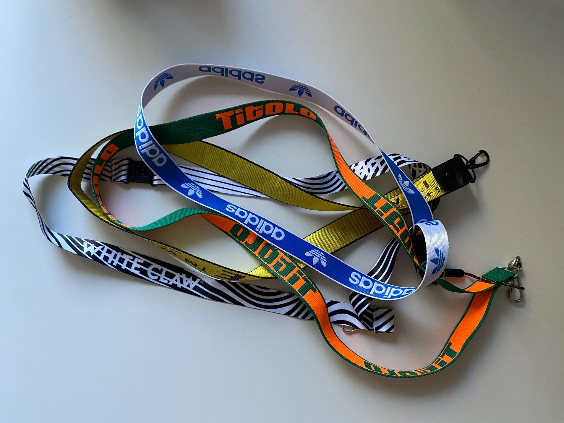 Adidas Porte-clés: 4 Neckbands/Key Holder – D'occasion à Gümligen par Vicky2 4