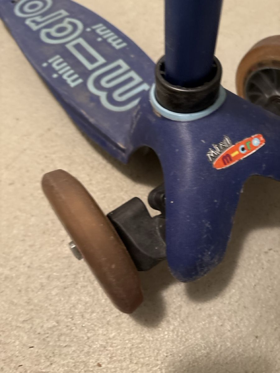 Micro Kickboard: Kindertretroller Mini Micro blau gebraucht – Gebraucht aus Au SG von ngashi 1