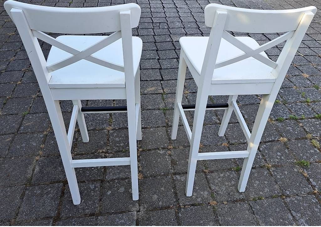 Hocker: 2 Barhocker in weiss – Gebraucht aus Orpund von rodolfo58 1