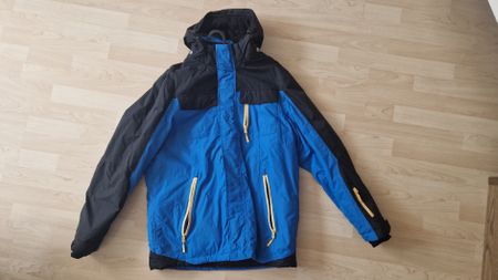 Robuste Winterjacke gefüttert schwarz/blau