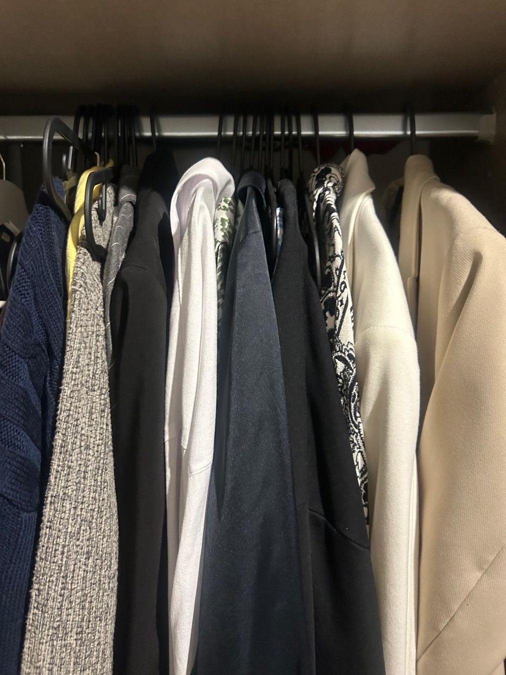 Conforama Armadi: Schwarzer Schrank zu verkaufen – Usato da Jegenstorf venduto da nis_mnd2 4