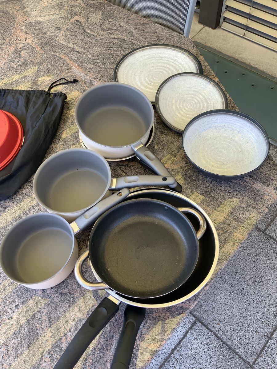 Set di piatti: Campinggeschirr diverse – Usato da Bellach venduto da Chnudi38 1