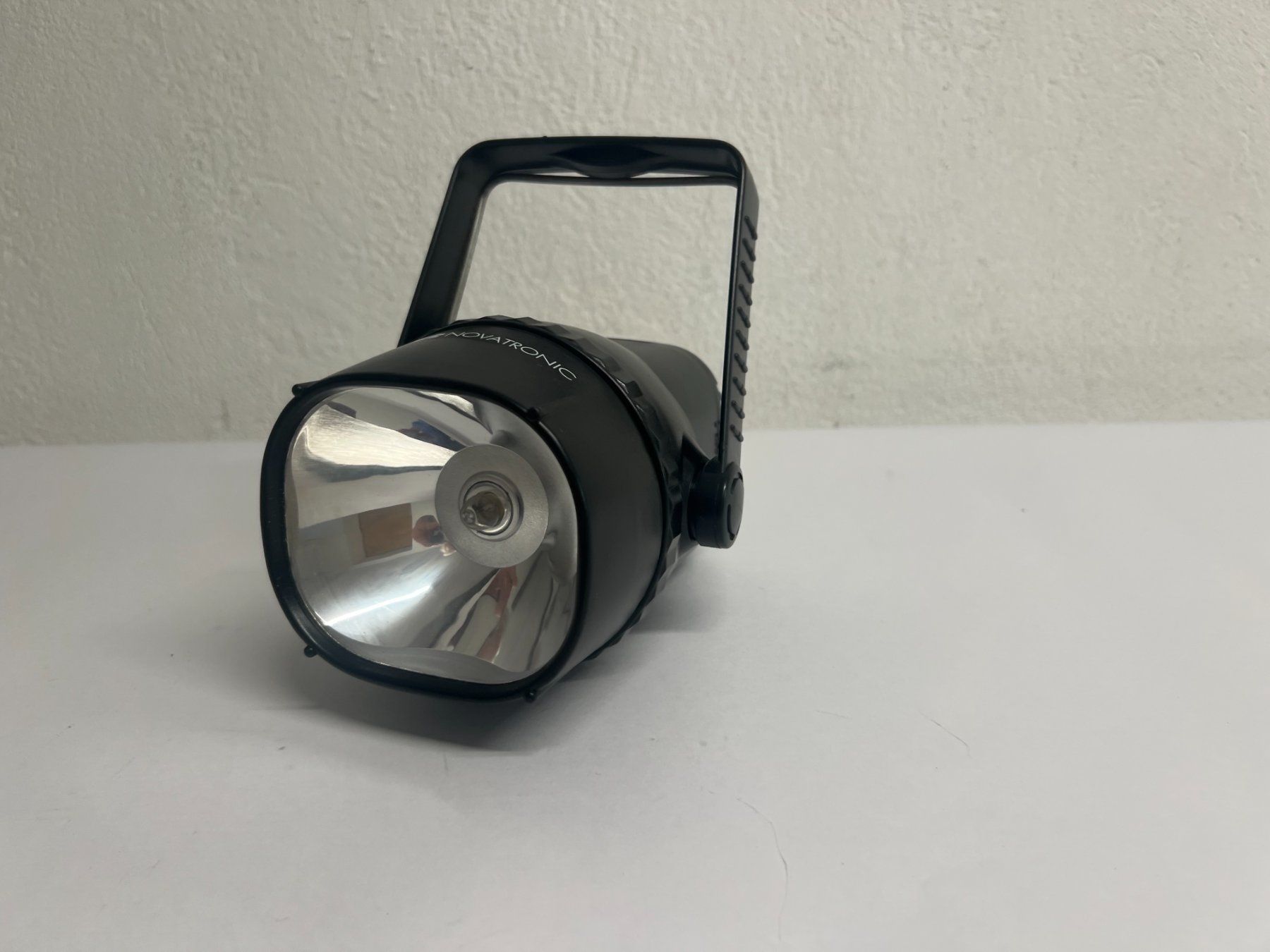 Lampade: Campinglampe Fust Novatronic – Usato da Rickenbach LU venduto da Spalierelger 1