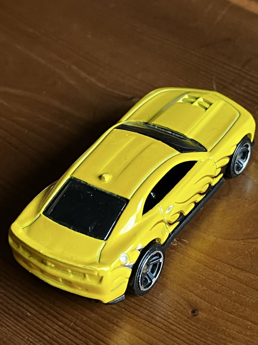Hot Wheels Modellini d'auto: Camaro 2012 von Hotwheels – Usato da Basel venduto da EdiEberle 1