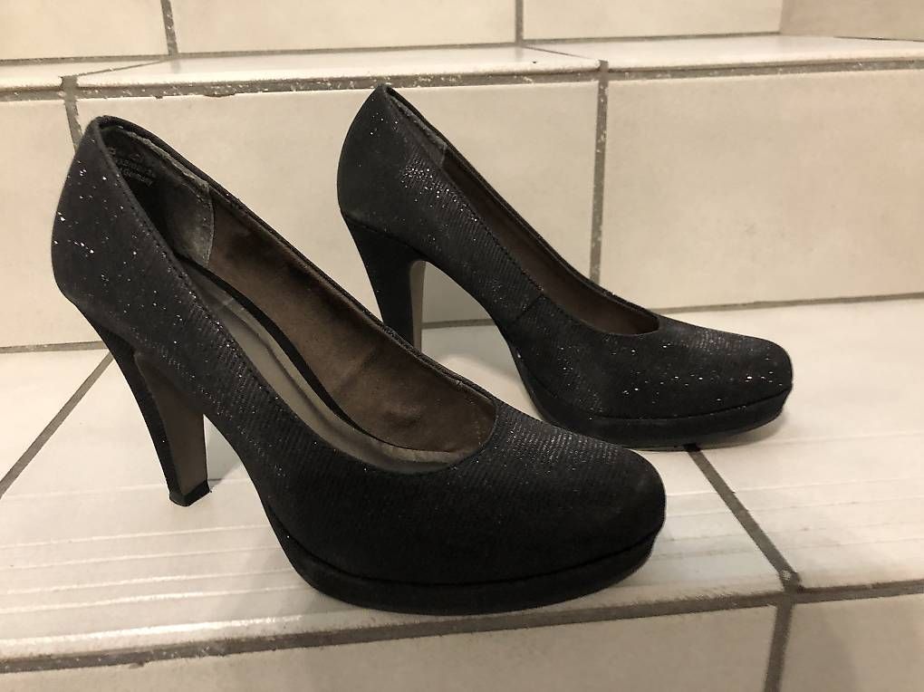 Scarpe da donna: Vendo scarpe  – Usato da Losone venduto da car_2cl8 1