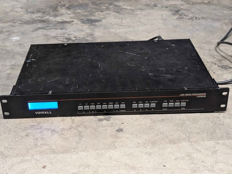 Componenti elettronici: Processeur vidéo LED mur VDWALL LVP603S – Usato da Ecublens VD venduto da Netfinity